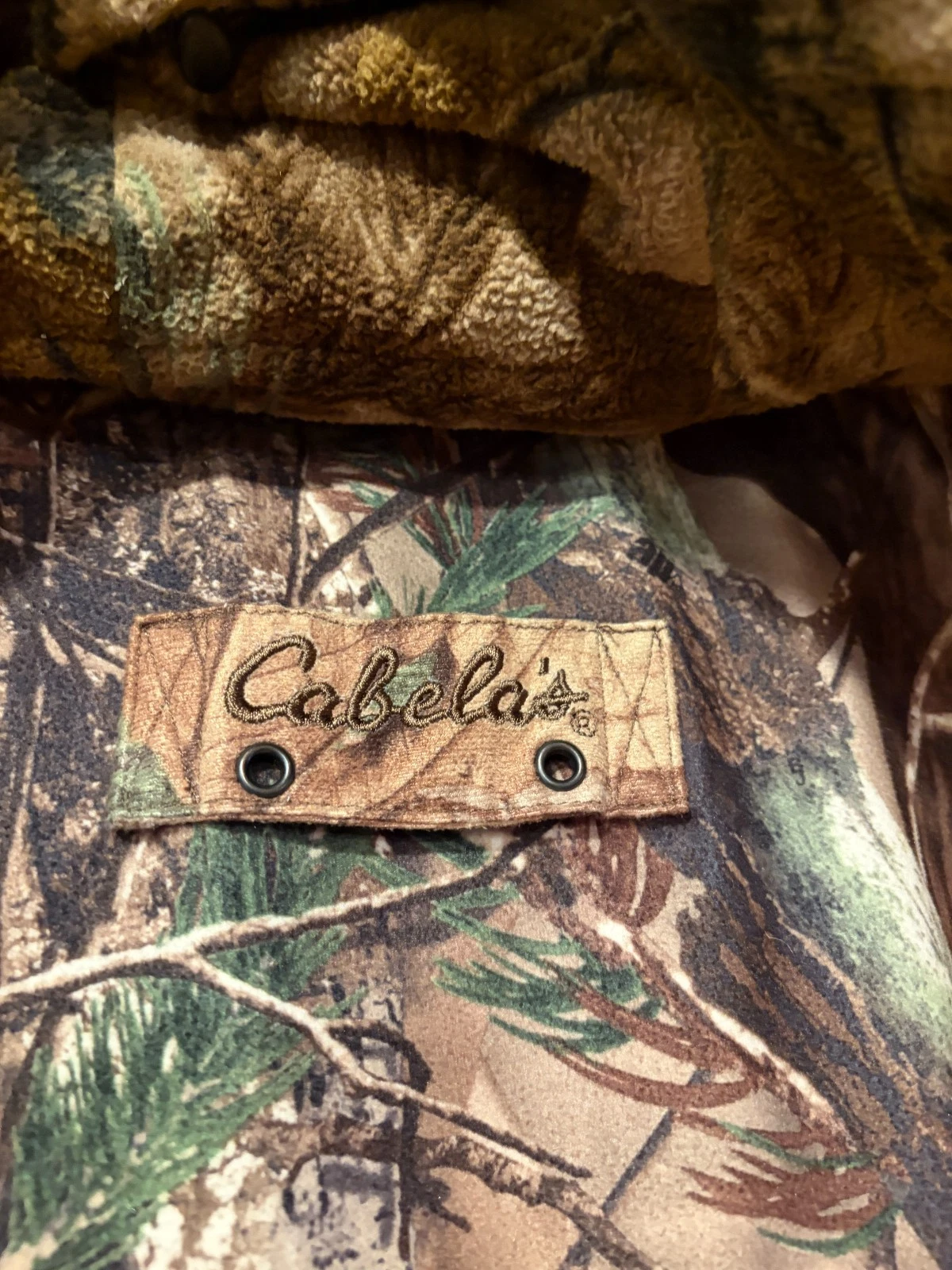 Cabela's Dry Plus Camo Hunting Jacket ScentLok RealTree XL Quilted Coat - product detail image 4