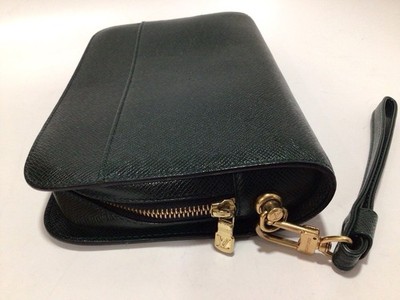 LOUIS VUITTON PARIS Men s TAIGA BAG (For DOCUMENTS, WALLET)  /CODE VI0997/France