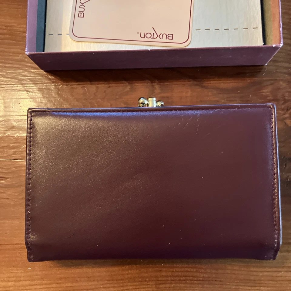 CARTERA SEÑORA BUXTON COLECCIÓN ESTIMA CUERO CLUTCH TACTO SUAVE CUERO DE VACA GRANATE Foto 4 de 4