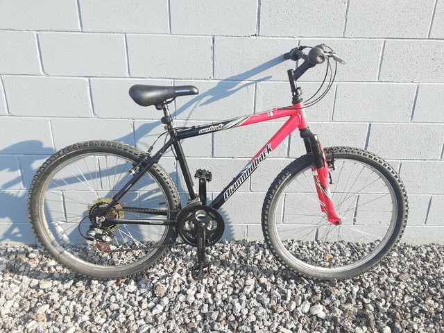 diamondback mountain bike red