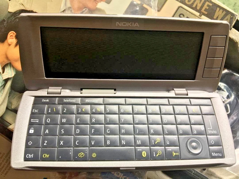 NOKIA 9500 NUOVO MAI UTILIZZATO ORIGINALE  OVP Mercedes-Benz BMW AUDI - Immagine 3 di 4