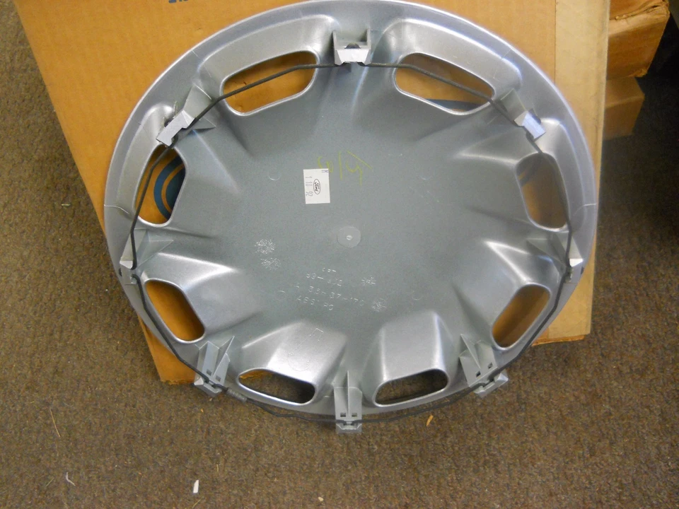 Ford Probe 1990 1991 1992 cubierta de rueda 14" nuevo de lote Foto 2 de 3