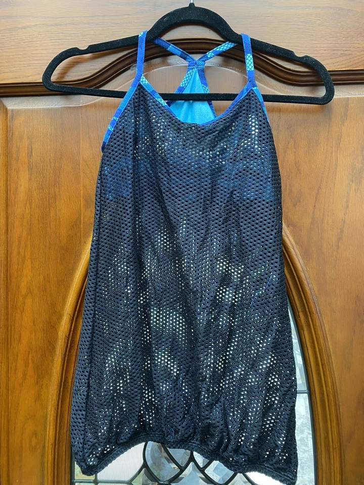 Top corto Zumba Active Wear exclusivo instructor con lámina de malla usado en excelente estado talla XS Foto 4 de 4