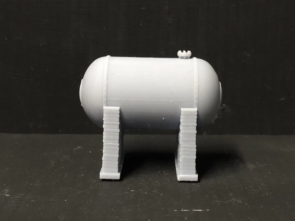 OO H0 OO9  Gauge Two Storage Tanks on brick supports for depot or yard - Image 4 of 4