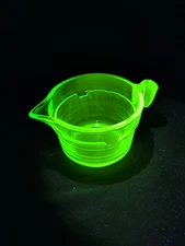 Vintage Uranium Glass Measuring Cup 2 Cup Size, Great Glow, Vaseline Glass