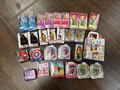 ZURU 5 Surprise Mini Brands Disney Store Edition Collection