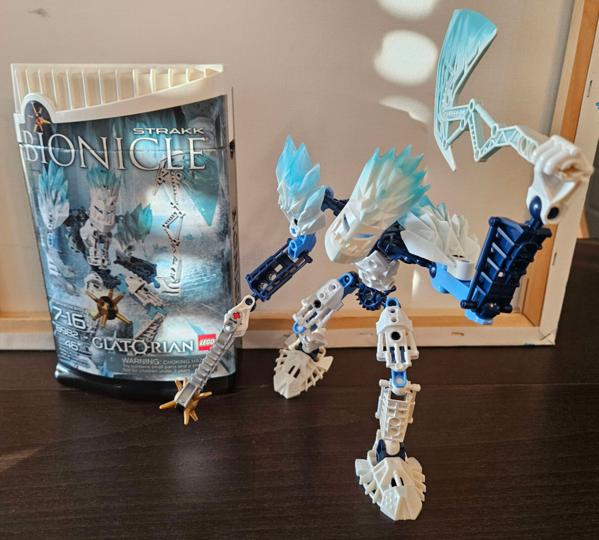 LEGO Bionicle Glatorian: 8982 - Strakk - Complete w/ Canister