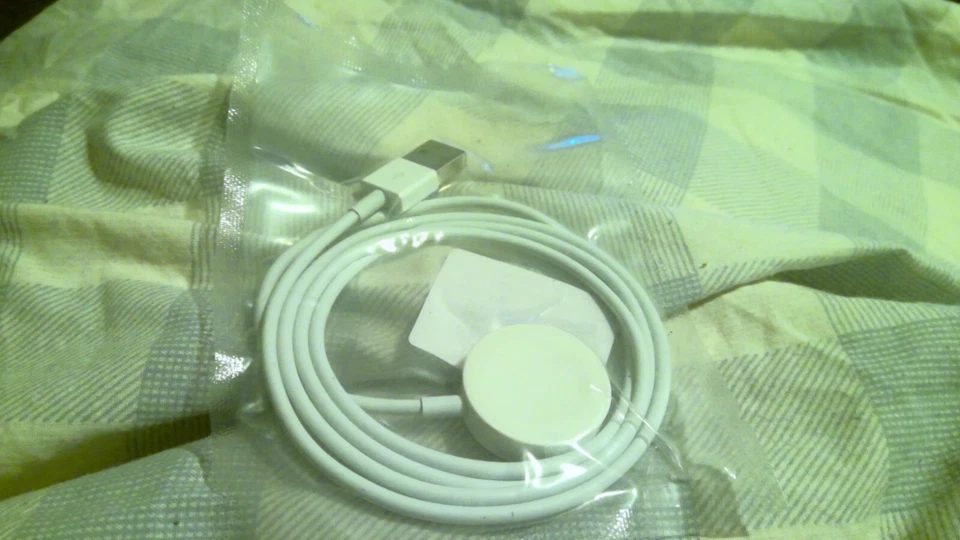 1st Generation Series 1 Apple Watch 42ml Rose Gold Model A1554 - Image 3 of 3