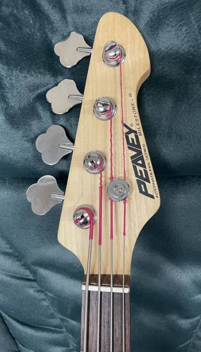 Electric Bass Guitar Peavey International Series MilestoneIII