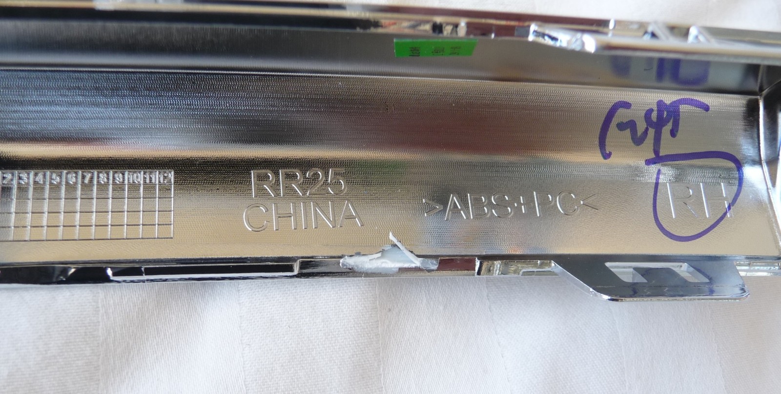 2023-2025 Rolls-Royce Spectre Coupe RR25 Rear Bumper Right Strip 51125A2AE76 OE