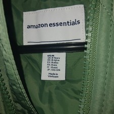 Amazon Essentials KidsQuilted Puffer Jacket Hooded Size M Sage Green EUC adults