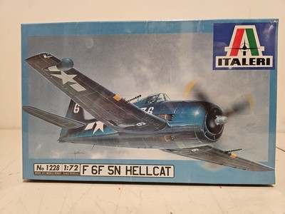 Italeri model kits F6F 5N Hellcat 1:72 Scale 2002 NISB