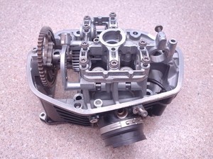 Zylinderkopf links Ventil BMW R 1250 GS Adventure RT R RS cylinderhead valve L