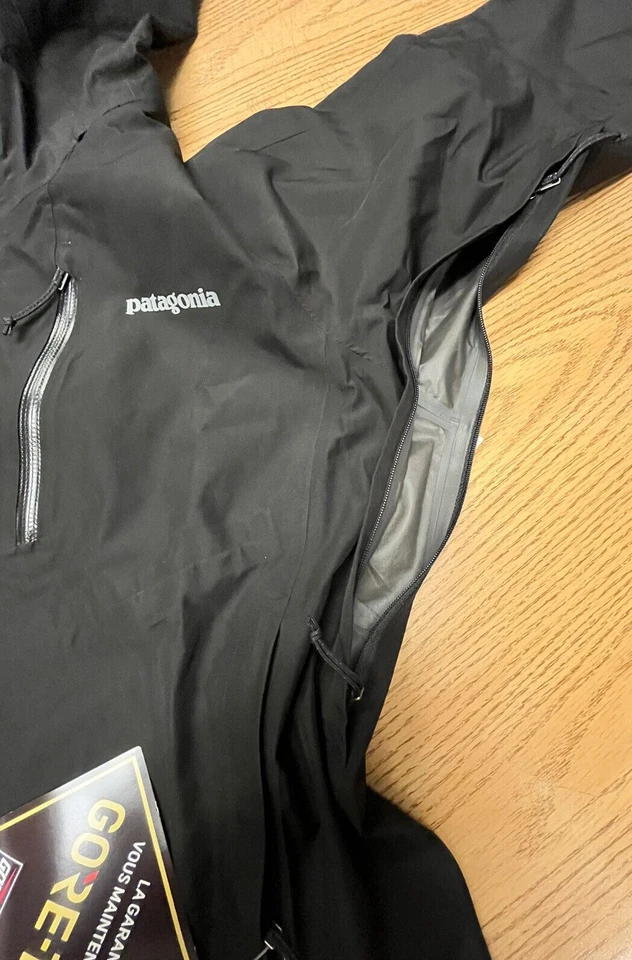 NWT Patagonia Calcite Gore-Tex Packlite Plus Rain Jacket, Black, M - Image 4 of 4
