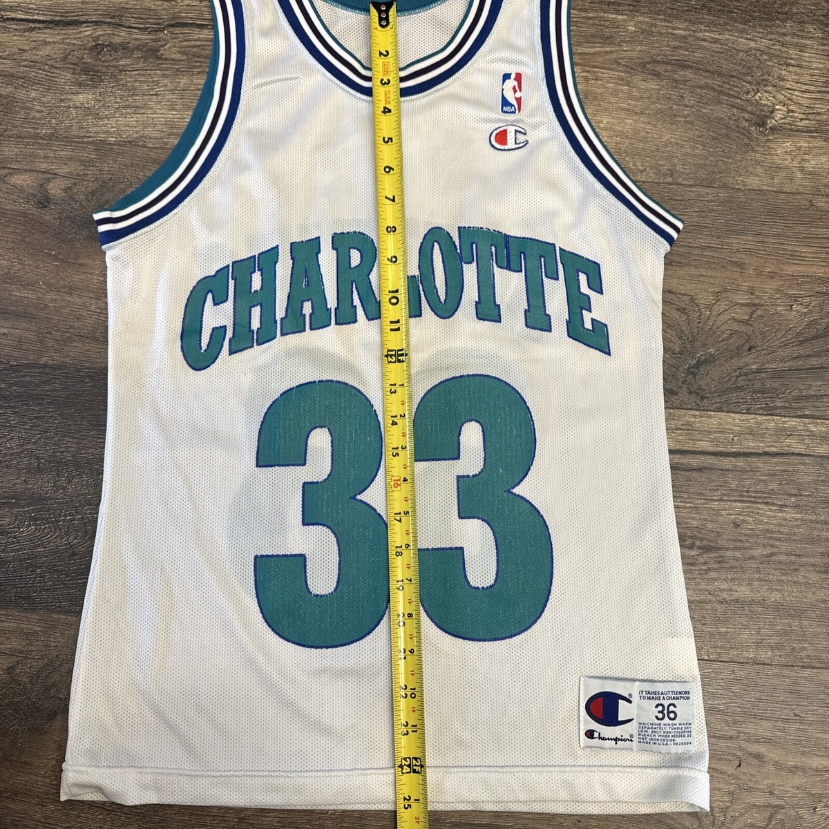 Vintage Alonzo Mourning White Charlotte Hornets Champion