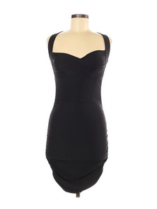 vestido cocktail preto