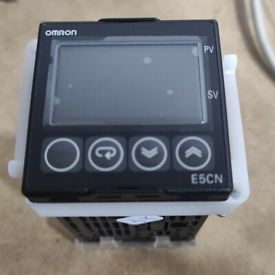 NEU       OMRON E5CN-Q2MTD-500 MIT RS485 MODUL -- TEMPERATURE E5CN Q2MTD 500