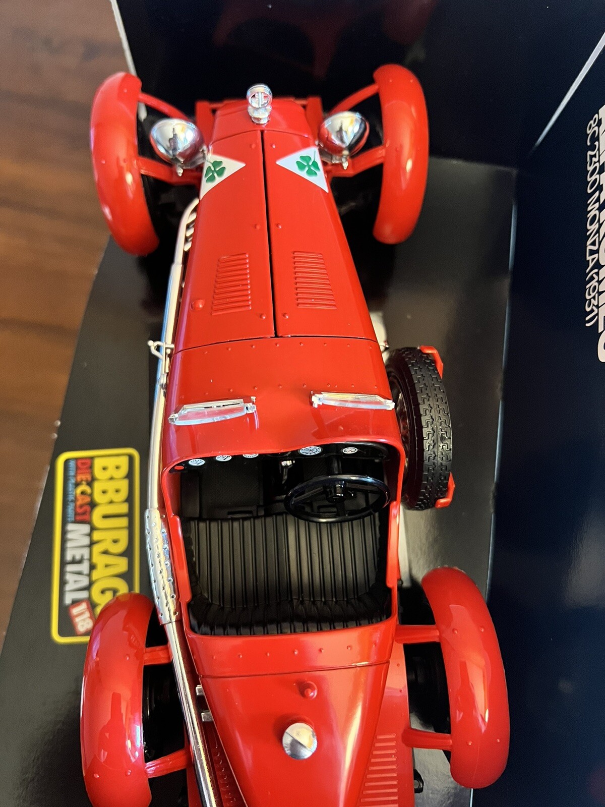 Foto 12 di 13
