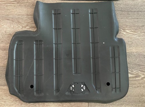 Heavy-Duty Rubber Floor Mat Set – Fits Land Rover Discovery Sport | All-Weather - Picture 8 of 10