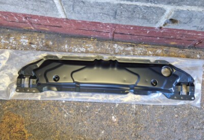 04-10 BMW 5 SERIES E60 E61 GENUINE FRONT SLAM PANEL TOP COVER PLATE 7033741 NEW