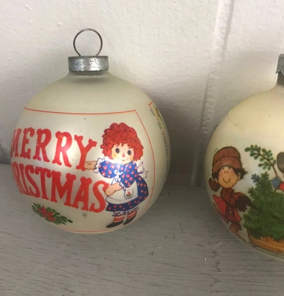 Lote de 2 enfeites de Natal vintage Raggedy Ann 1975 e crianças coloniais 1976 - Imagem 4 de 4