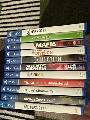 PS4 Spielepaket 11x: FIFA 18/20/21, The Last of Us, Horizon Zero Dawn u.a.
