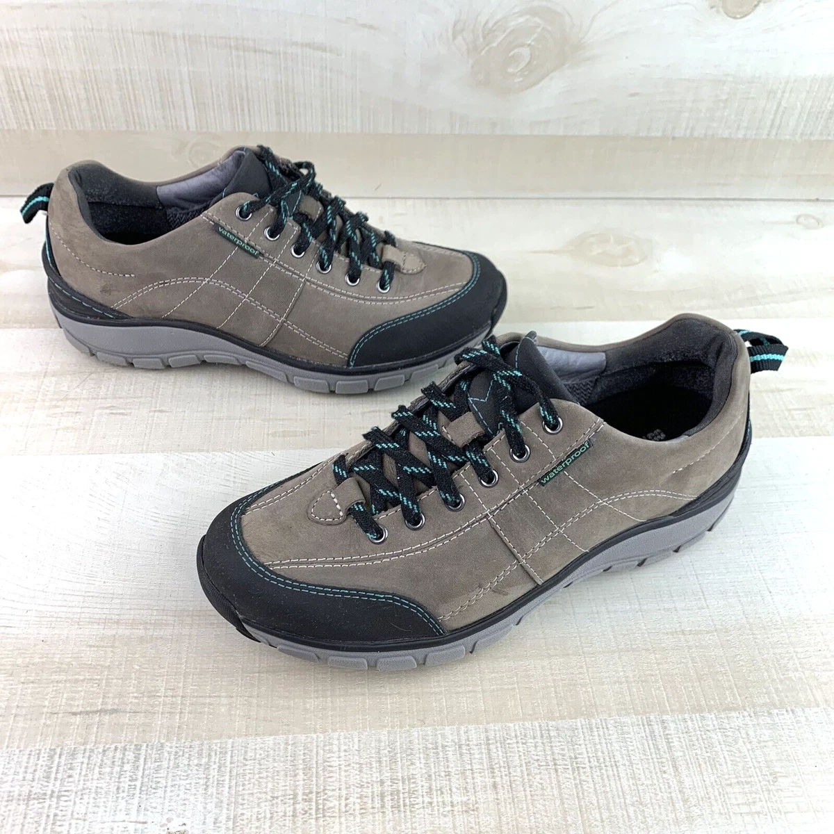 Clarks Mens Size 7.5 M Wave Walk Waterproof Hiking Walking Beige