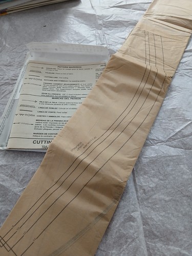 McCalls M4445 Dress Size BB 8-14 Uncut Factory Folded Sewing Pattern 2004 - Picture 6 of 7