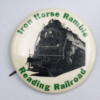 c1940s Reading Railroad Iron Horse Ramble #2124 Locomotive Round Green Pin 2,25''