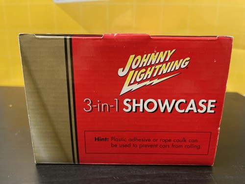 Johnny Lightning 3-in-1 Showcase Pro Collector Series New in Box 1/24 1/43 1/64 - Picture 2 of 4