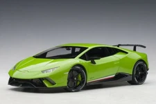 LAMBORGHINI HURACAN PERFORMANTE VERDE MANTIS PEARL GREEN 1:18 by AUTOart 79154