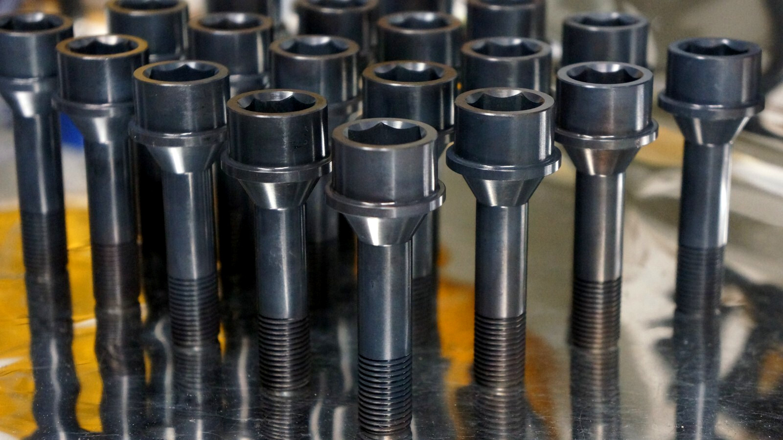 Black Ferrari Titanium Gr5 Lug Bolts Studs 14x1.5 60deg Seat Inner-HEX17 20Pcs 