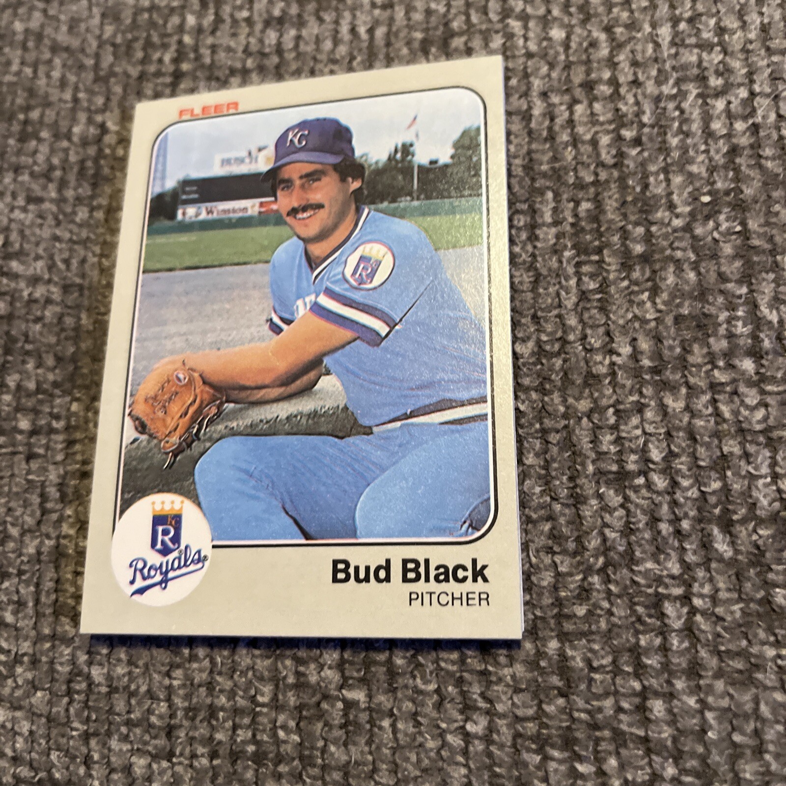 1983 Fleer Baseball Card #107 Bud Black Rookie Kansas City Royals