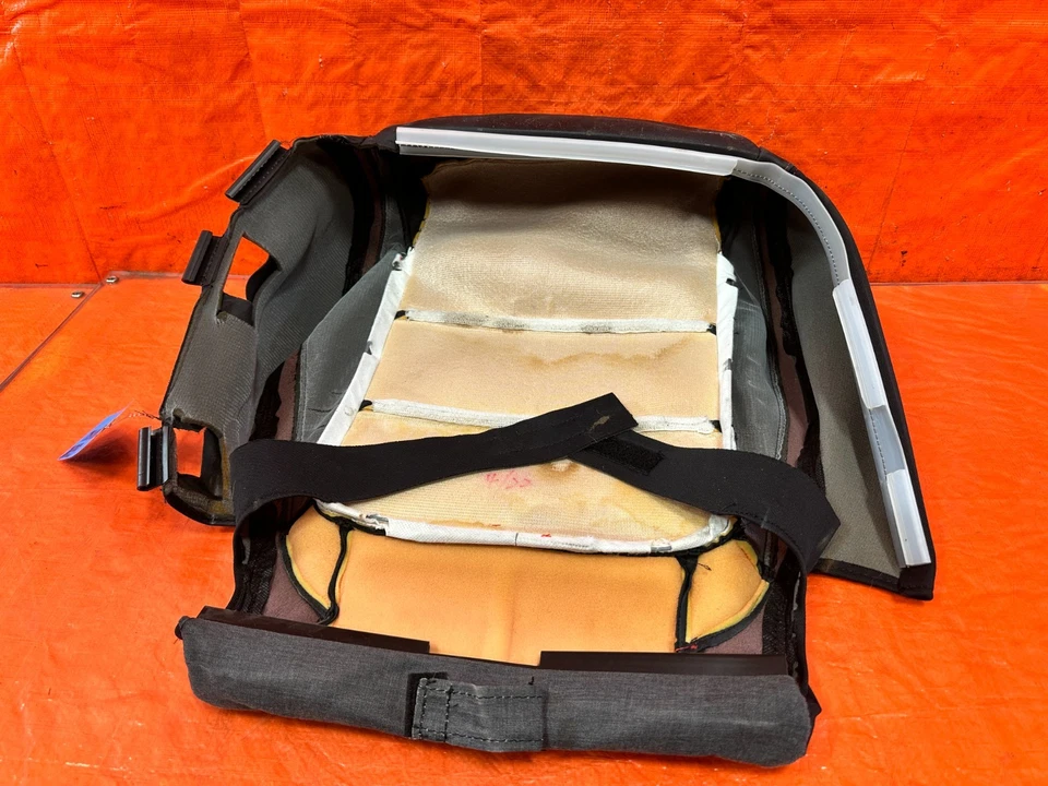 13-16 HYUNDAI GENESIS CUPÉ - ESPECIFICACIONES R - ASIENTO INFERIOR DERECHO PIEL ENVOLTURA DE CUERO Foto 4 de 4