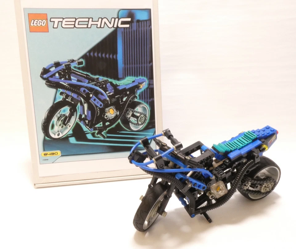 Lego Technic Motorcycle - spares / incomplete, photo 1 of 5
