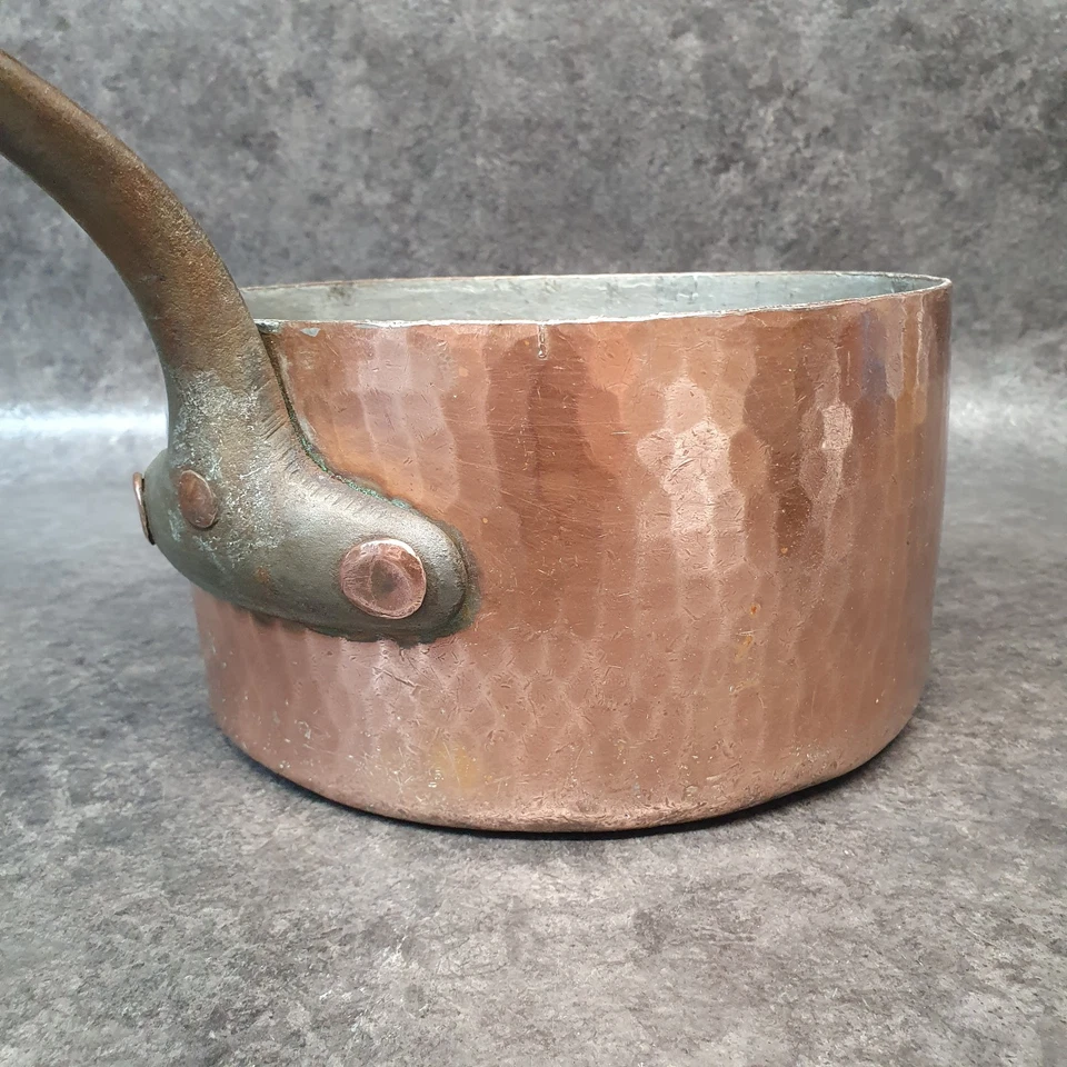 ancienne casserole en cuivre martelée Déhillerin D23,5 ep 2,7mm / 4 ref AP200 - Photo 4/4