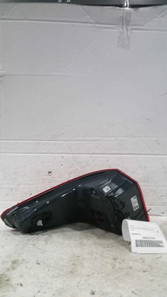 Passenger Tail Light Quarter Panel Mounted Fits 17-20 BMW 530i 507746 - Imagem 2 de 4