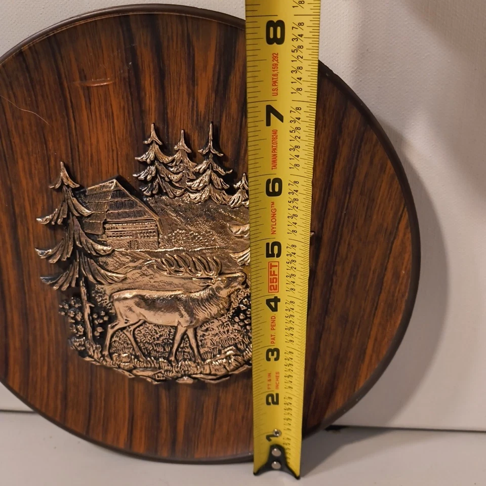 Wild Life 3D Effect Faux Plate 8.25" Plastic Wood Patterned Cabin Hunting  - Image 4 of 4