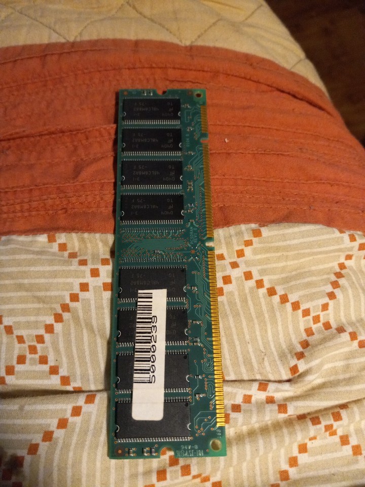 Barrette Mémoire Micron 128MB PC100 – Synchrone, 100MHz, Testée