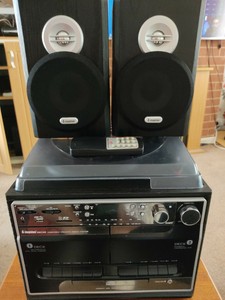 hi fi system with turntable and cassette