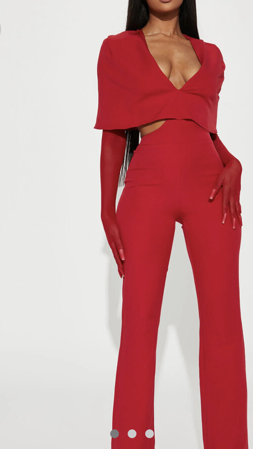 Size: Large Fashion Nova Red Jump Suit