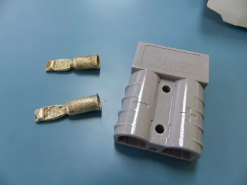 Anderson Power  992 Qty of 8 per Lot Heavy Duty Power Connectors SB50 HOUSING ON