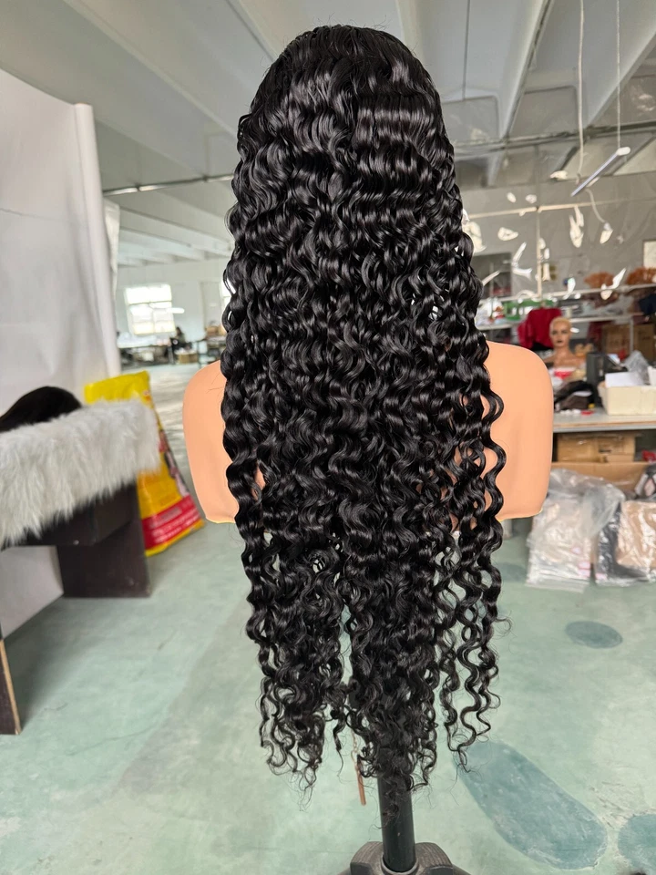 Peluca rizada frontal de encaje HD 13x6 28 pulgadas 180 % densidad 100 % cabello humano Foto 3 de 4