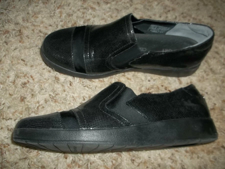 Excelente mocasines planos ROCKPORT charol negro talla 8 1/2 M Foto 2 de 2