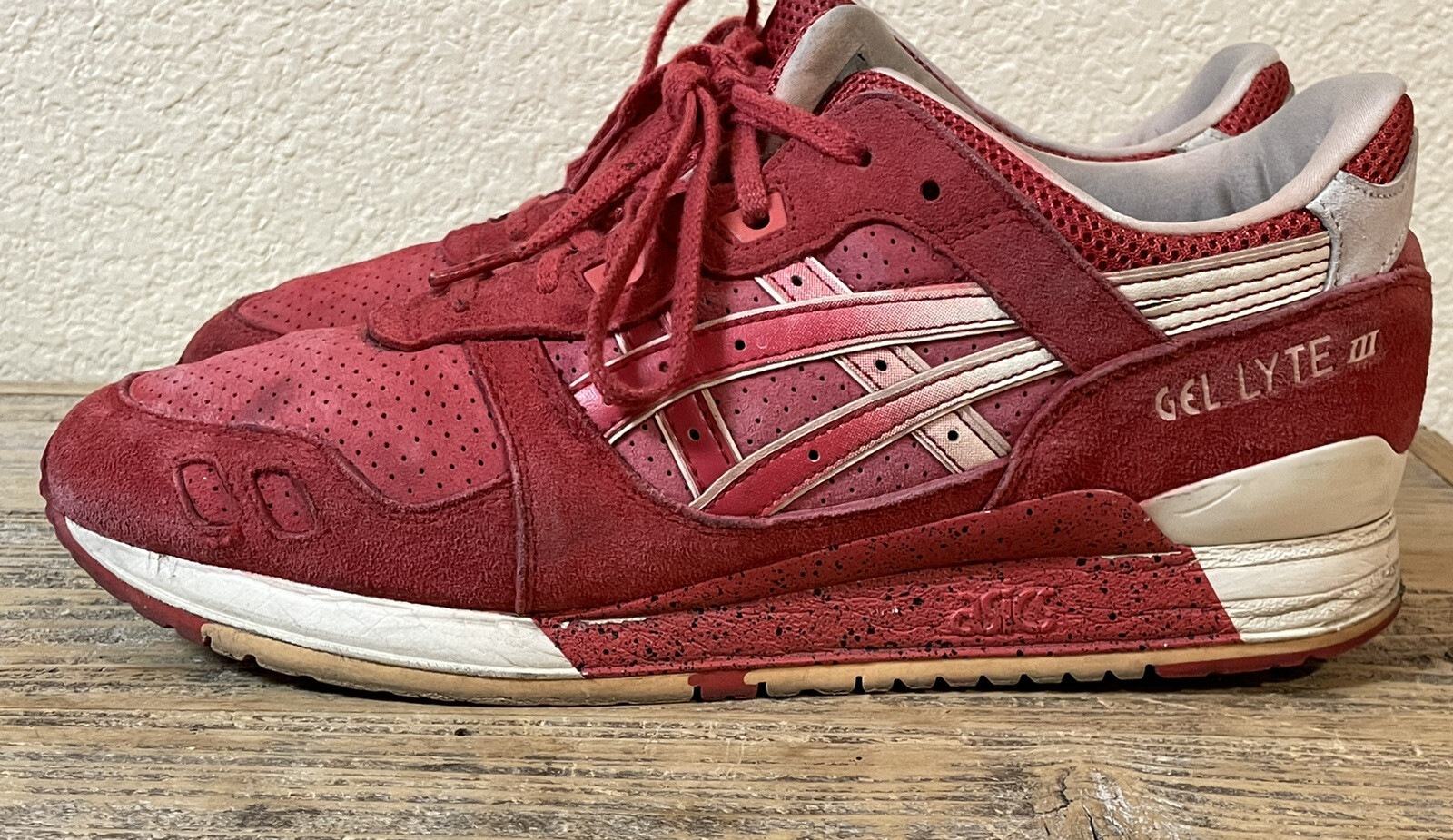 Men's Asics Gel Lyte lll Strawberry and Cream H64BK Size 11