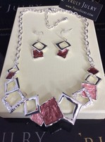 Luxurious Designer Silver & Pink Statement Necklace & Earring Set Gift Packaged Luxurious Designer Silver & Pink Statement Necklace & Earring Set Gift Packaged