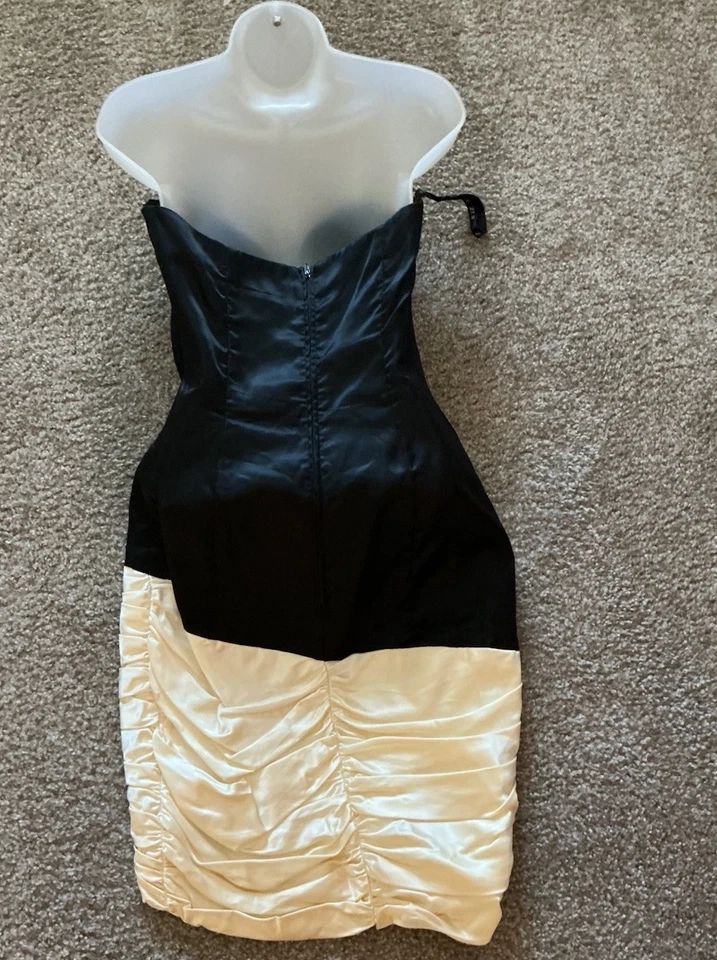 Vestido de fiesta vintage para satén 9/10 Foto 2 de 4