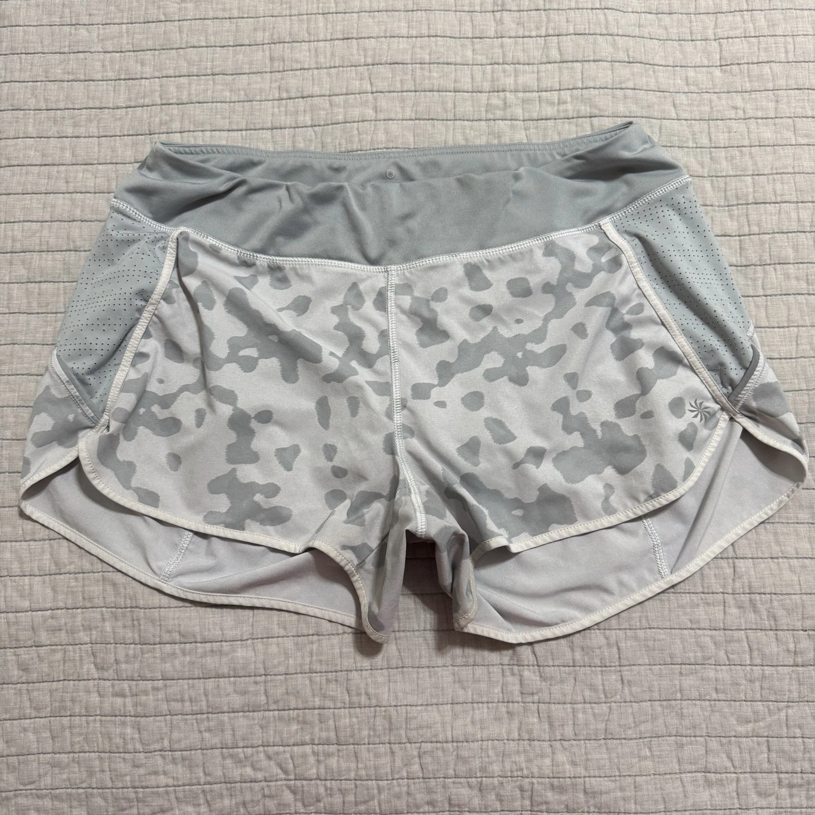 ATHLETA Leopard Track This Run Shorts Size Medium