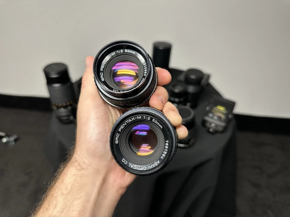 Lot Of Vintage Camera Lenses (Pentax K, Olympus OM, M42) With Caps And Cases - Image 2 of 4