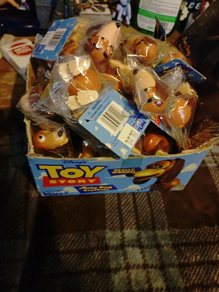 Лот из 22 винтажных брелоков для ключей Toy Story Slinky Dog новые с дисплеем отличное состояние... - Изображение 4 из 4